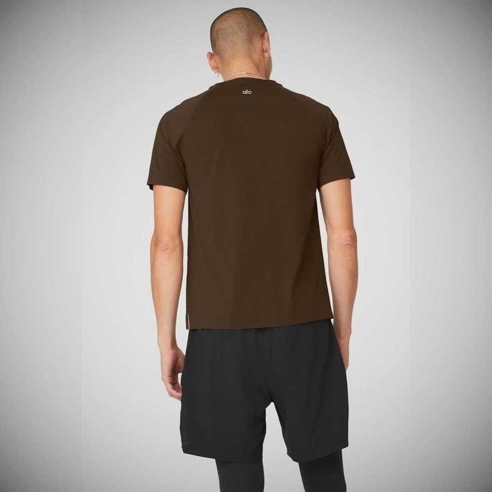 Alo Yoga Idol Performance Tee Short Sleeve Herren Kaffee | ZGQSMR587