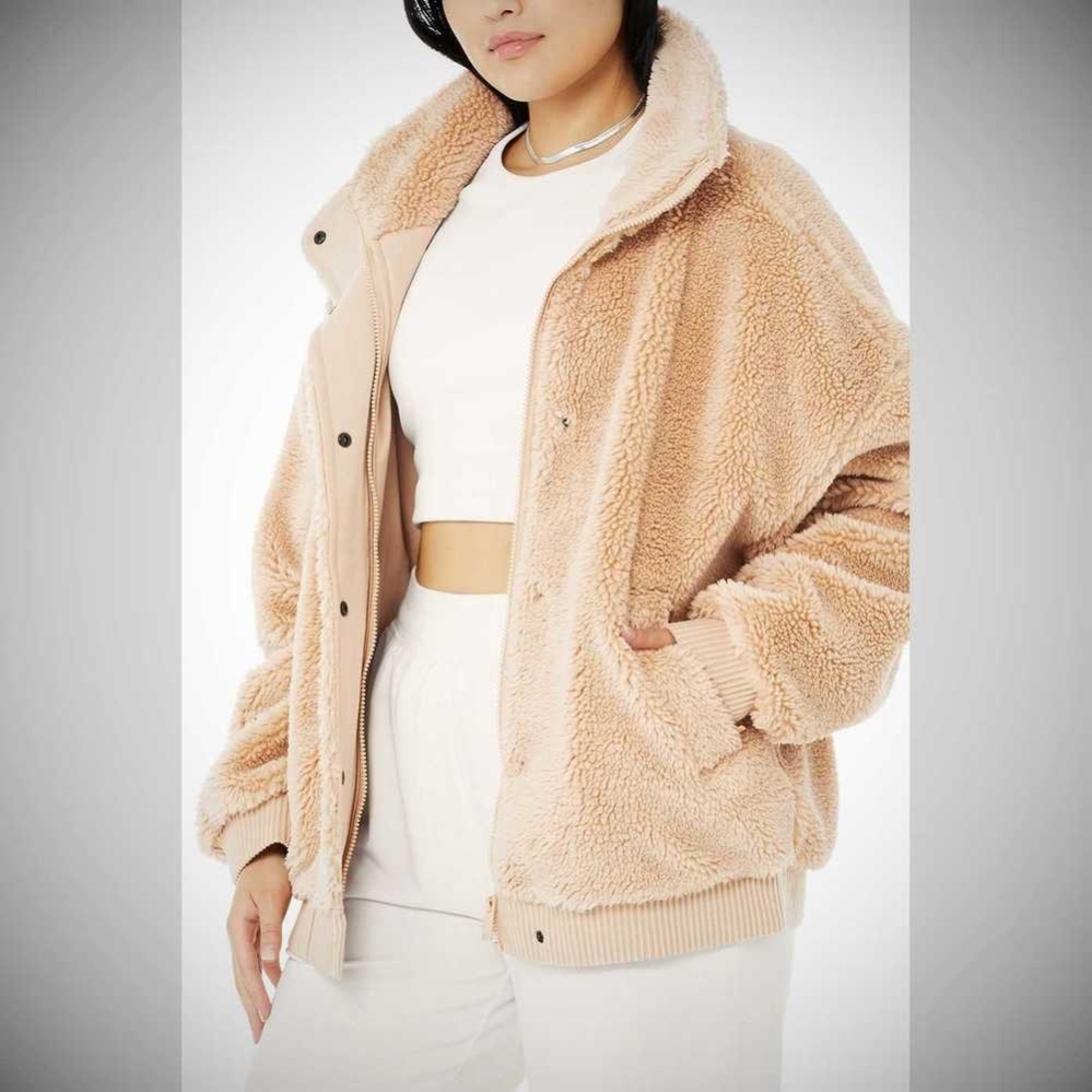 Alo Yoga Sherpa Varsity Jacke Damen Camel | RMLVIN745