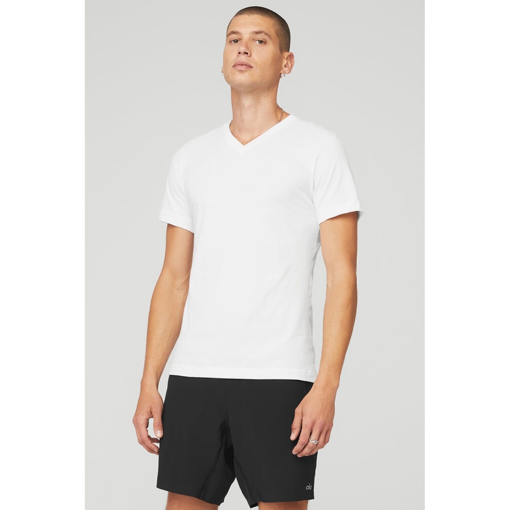 Alo Yoga The Triumph V-Neck Tee Short Sleeve Herren Weiß | MTNRSZ892