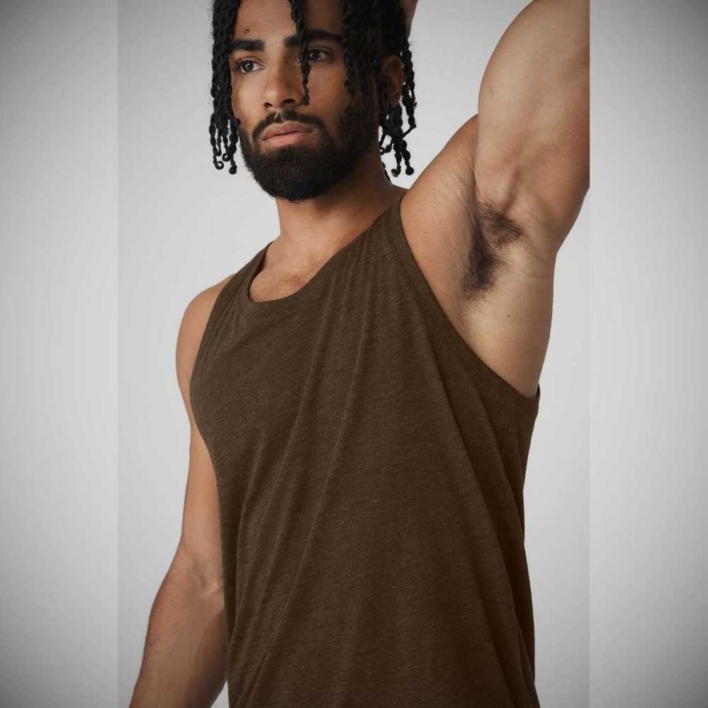 Alo Yoga Triumph Muskelshirt Herren Kaffee | HETWMJ564